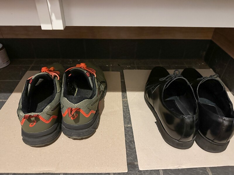 一人一足分、靴を乾かすエリアを指定する