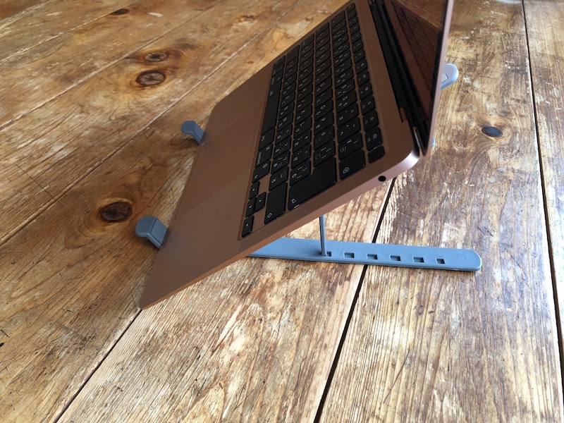 角度が急すぎて、キーは打ちづらいと感じた