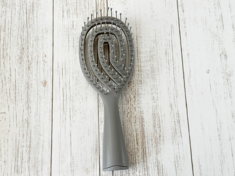 ダイソー「乾きやすいブローブラシ