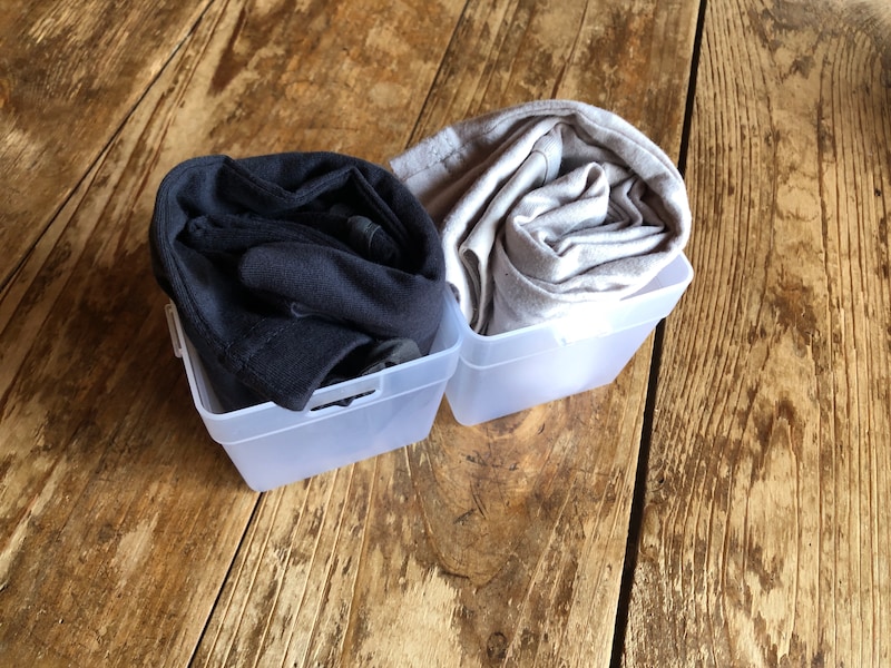 セリアの「くつした整理カップ L」はキャミソールは薄手のインナーの収納に使いたい