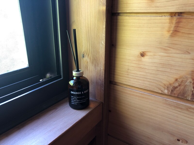 ダイソーの「アロマディフューザー（オレンジ&ミント）」はトイレにおくのもおすすめ