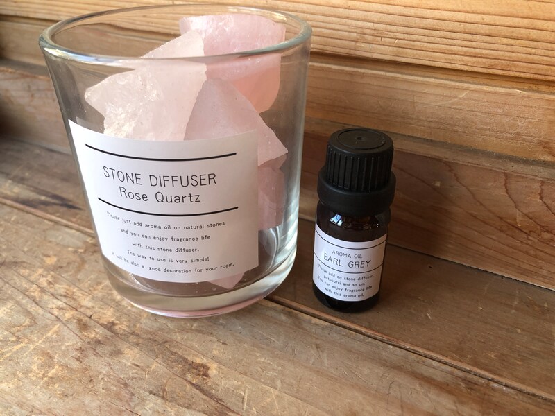 ダイソーの「アロマオイル（アールグレイ）」はストーンやディフューザーと使う