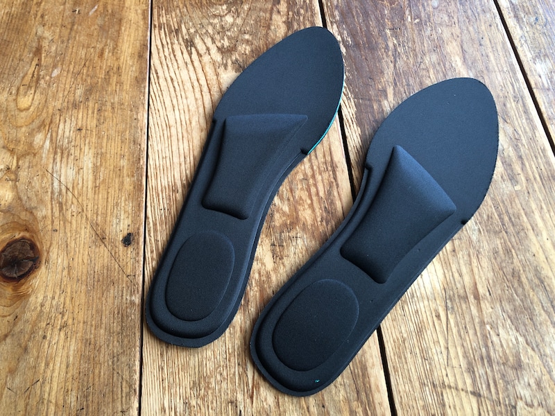 ダイソーの「トラベル用インソール」は2つのクッション付き