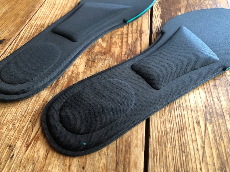 ダイソーの「トラベル用インソール」のクッションが足への負担を軽減してくれる