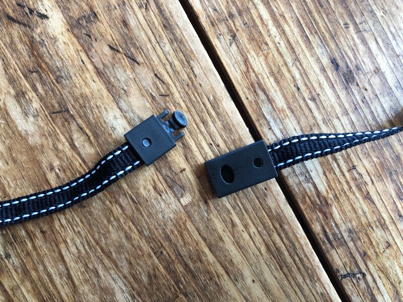 ダイソーの「ハード名札」の紐には安全パーツが使用されている