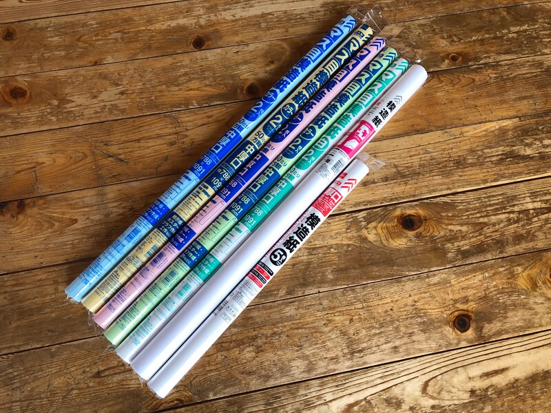 ダイソーの模造紙はカラーもサイズも選べる