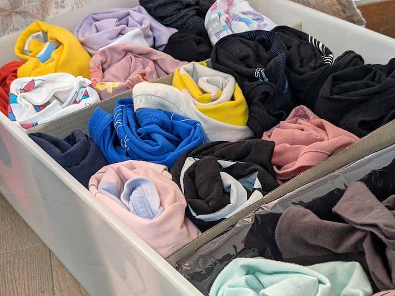 Tシャツを丸めて縦収納