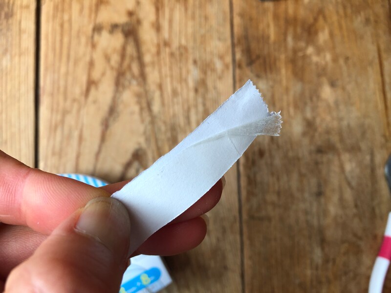 セリアの「快即めくりの両面テープ」の剥離紙ははがしやすい