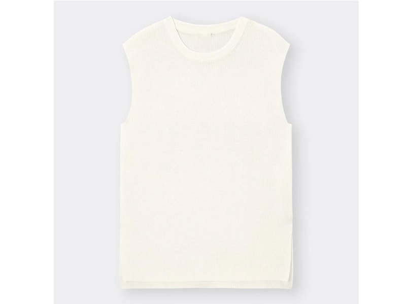 ジーユー　フレンチスリーブセーター　1990円（税込）