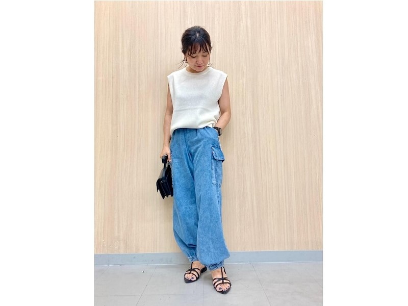 二の腕をほっそり見せてくれるフレンチスリーブが優秀　出典：StyleHint