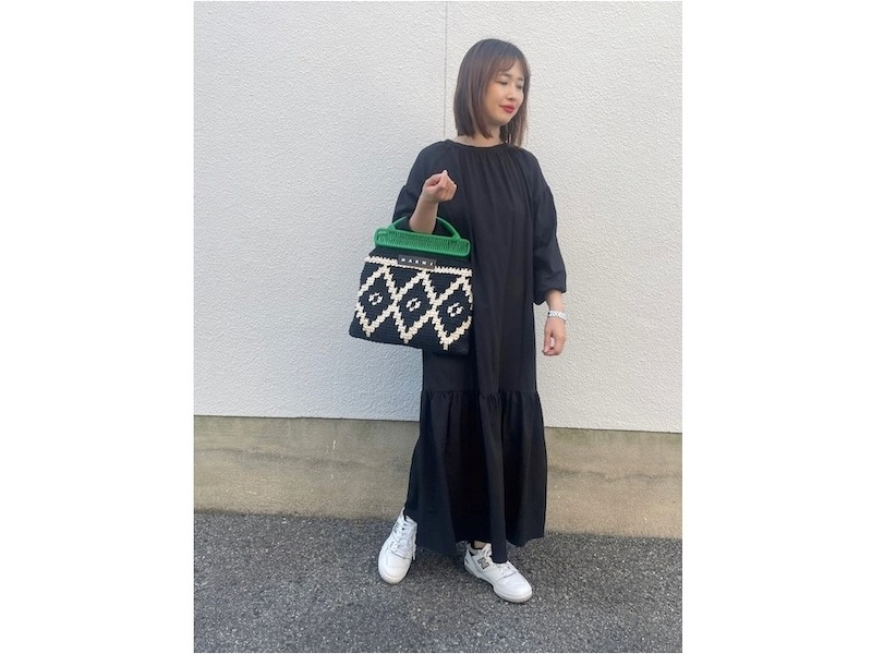 簡単にコーデが決まる黒ワンピースは長く着られてコスパもよし 出典:WEAR