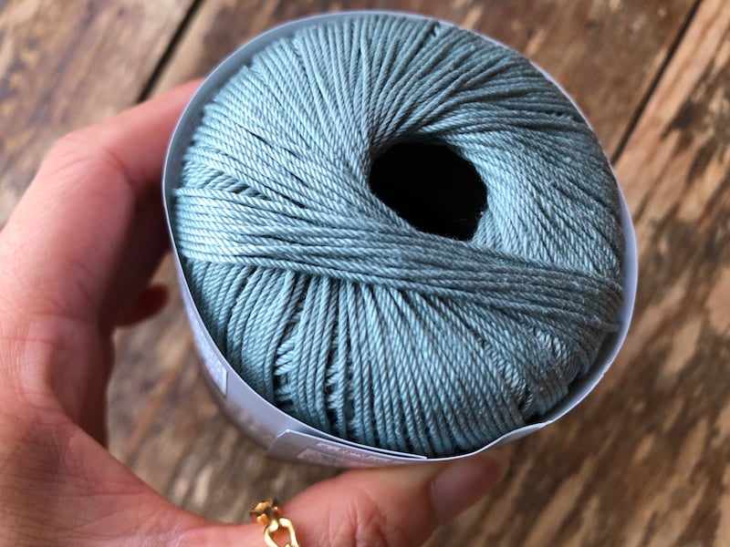 レース糸ソリッド　＃20太　ダスティミント（Col No.394）の色合い