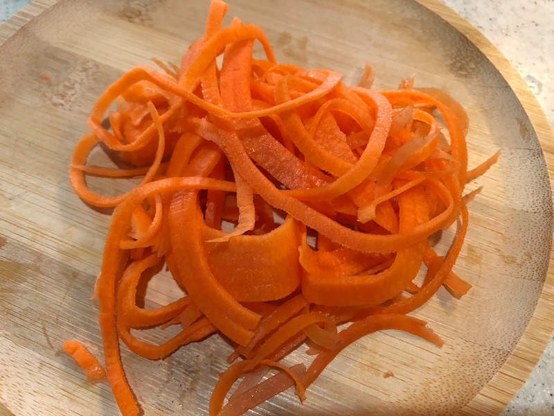 麺のようになったにんじん