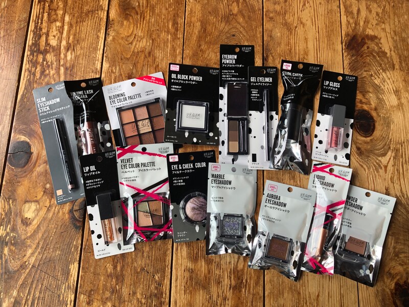 ダイソーの「UR GLAM」