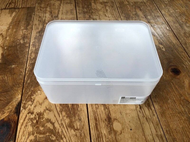 ダイソーの「積み重ね収納ボックス　大・フタ付」