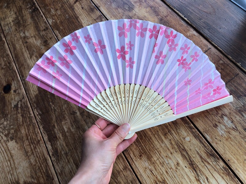 筆者は桜模様を選んだ