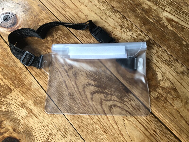 ダイソーの「防水ウエストポーチ」