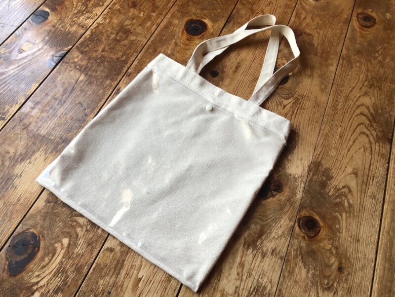 ダイソーの「うちわの入るキャンバストート」