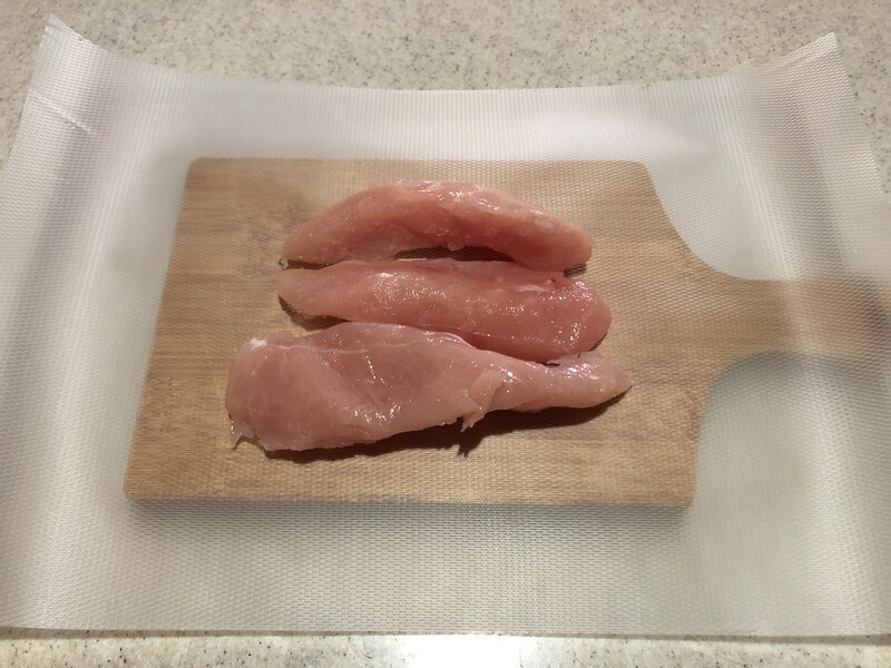 ダイソーの「まな板シート」は凹凸面を上にして使用する