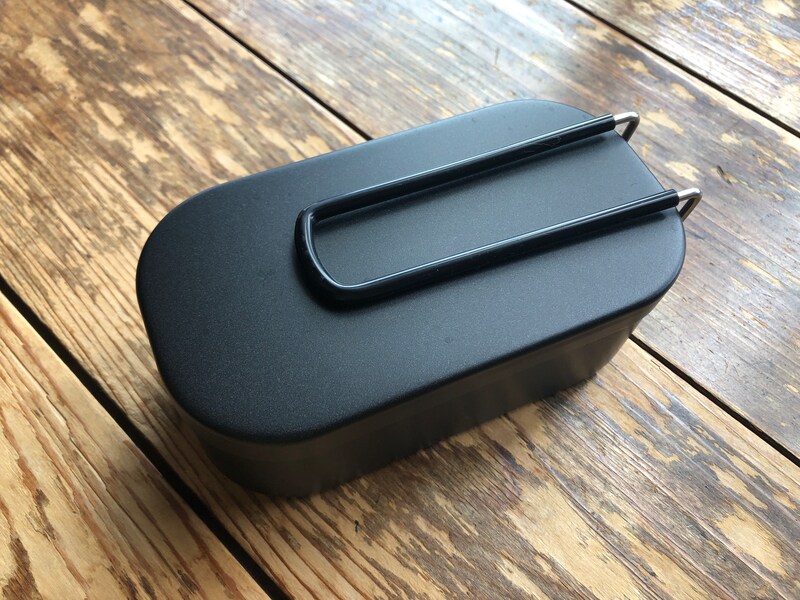 ダイソーの「メスティン　フッ素加工でくっつきにくい　1合」