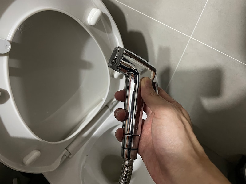ジャカルタのトイレに“ほぼ確実”についているホース型のシャワー