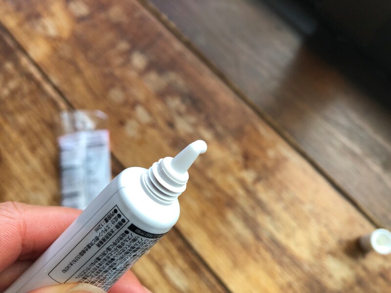 ダイソーの「クラフト小町」は白色