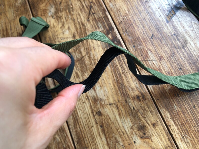 ダイソーの「キャンプ用ハンギングチェーン」はものを吊るせるようになっている