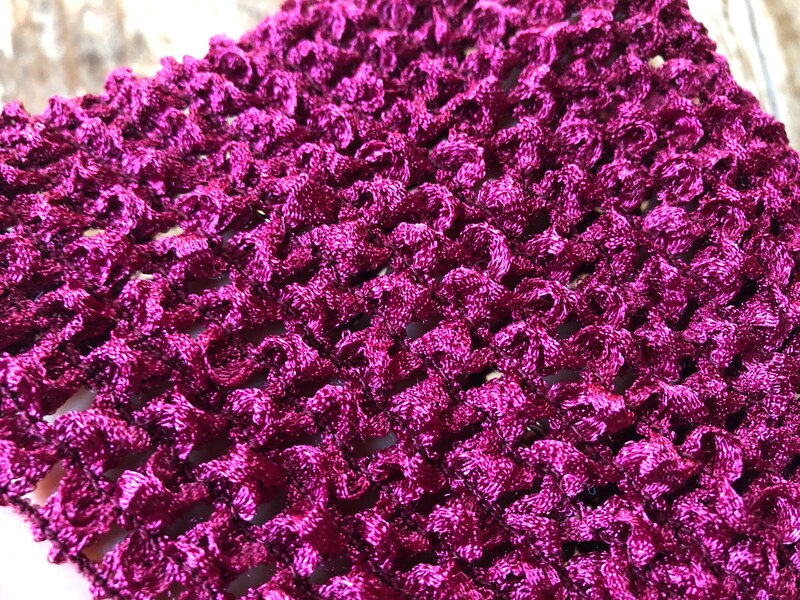 ダイソーの「メッシュヘアバンド（140mm）」もボコボコした表面