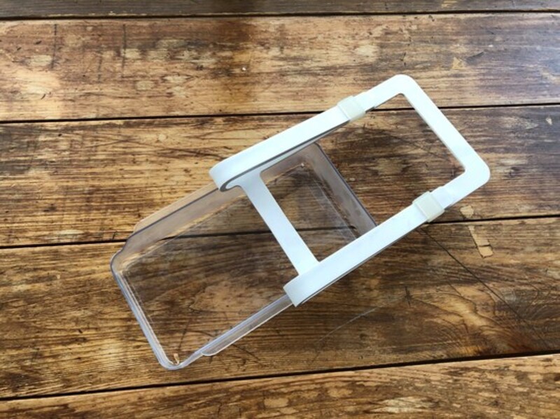 ダイソーの「吊り下げ冷蔵庫収納ケース」