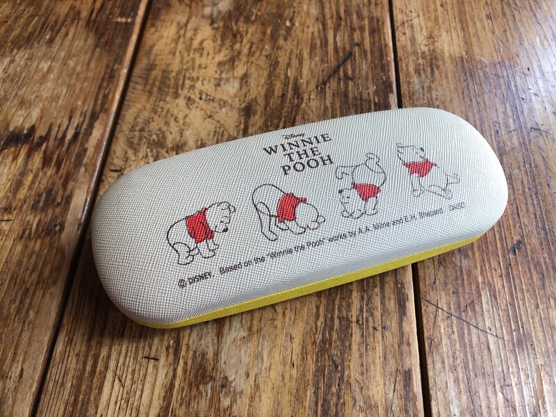 ダイソーの「マルチケース（くまのプーさん）」