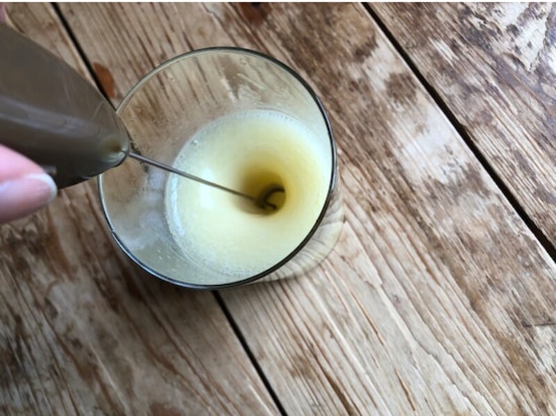 ダイソーの「カプチーノミキサー」でスムージーをよりなめらかにできる