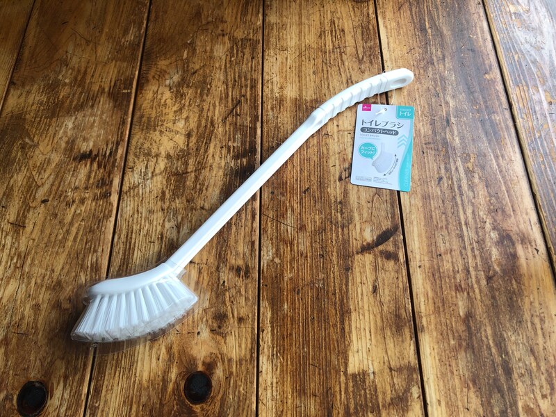 ダイソーの「トイレブラシ　コンパクトヘッド」