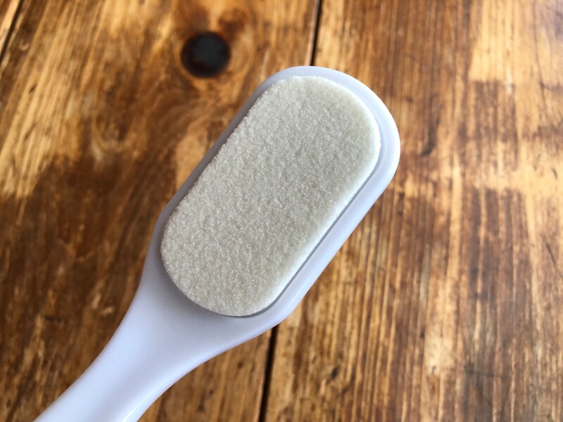 ダイソーの「かかとやすり」の白い方がセラミック面