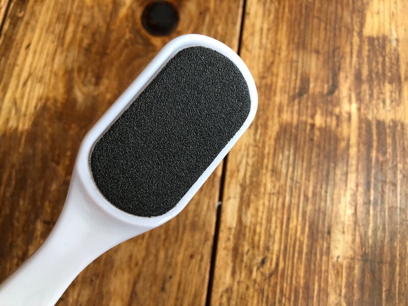 ダイソーの「かかとやすり」の黒い方がサンド面