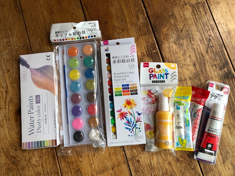 ダイソーの絵の具はカラーが豊富できっと必要なものが見つかる