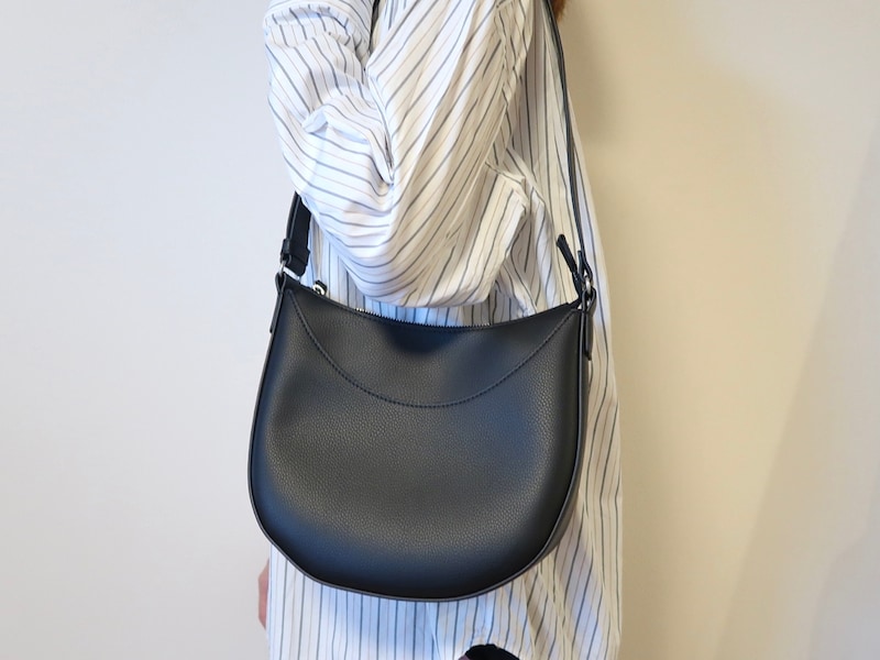 何にでも合わせやすいクリーンなルックスが◎