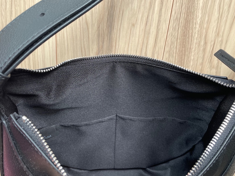 片側にポケットが2つついています