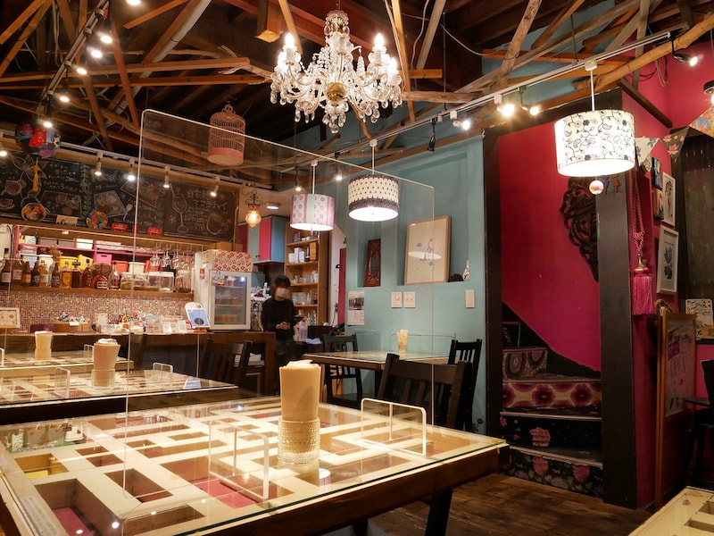 異世界に迷い込んだようなカオスな空間