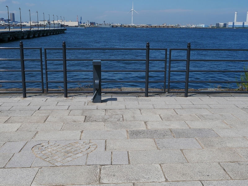 横浜ハンマーヘッドパークにあるハート型の石畳