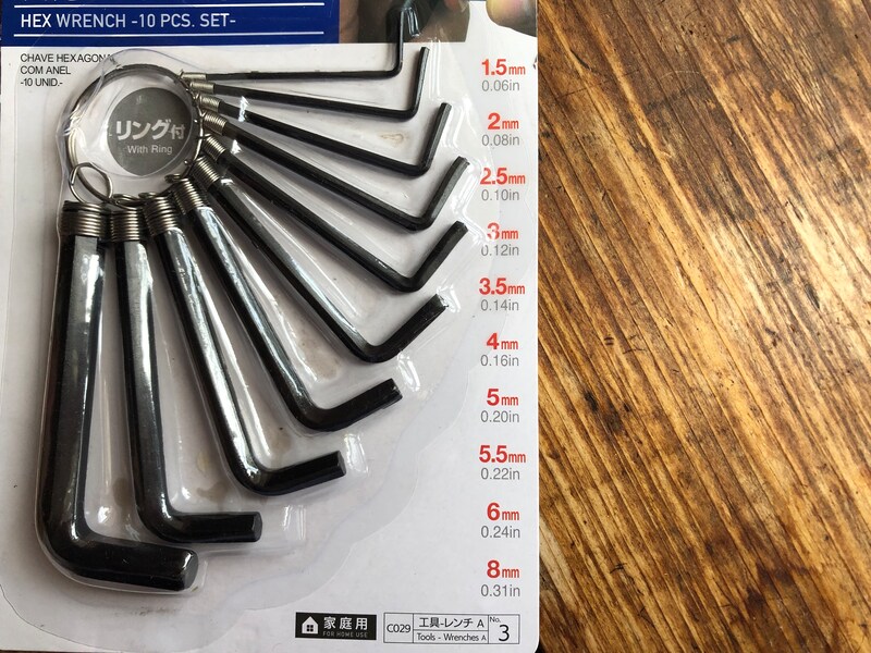 ダイソーの「六角レンチ 10本セット」のサイズ