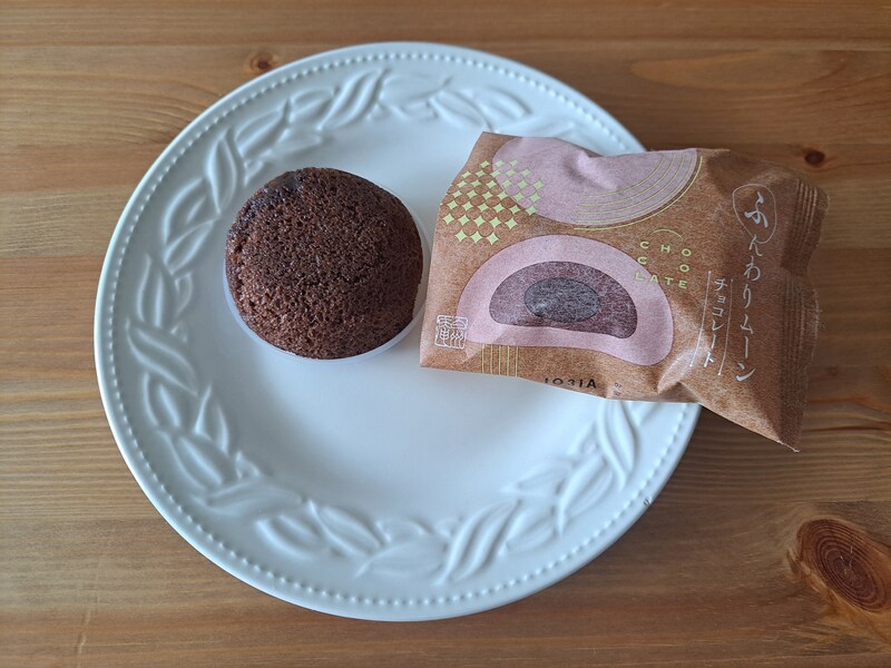 シャトレーゼの「ふんわりムーン　チョコレート」