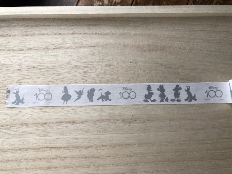 ダイソーの「ディズニー100 プラチナデザインシリーズ」の「マスキングテープ」のデザイン