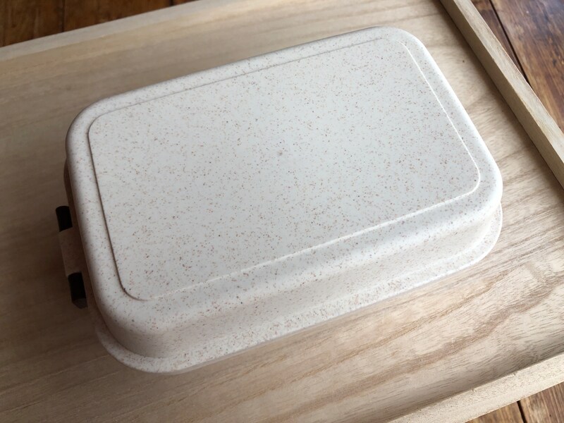 ダイソーの「弁当箱（麦ファイバー）」