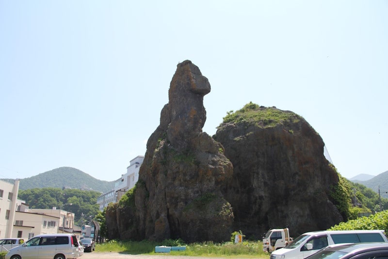 ゴジラ岩