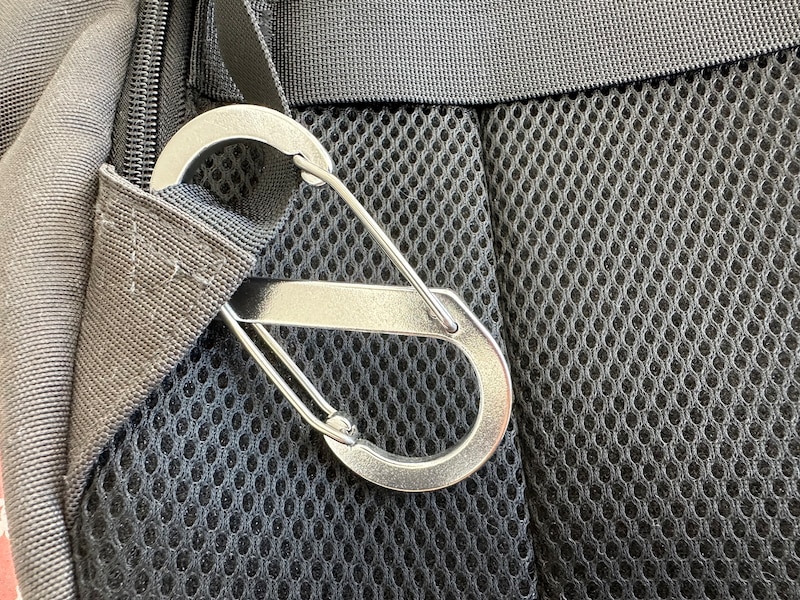 ダイソーの「S字カラビナ」110円（税込）