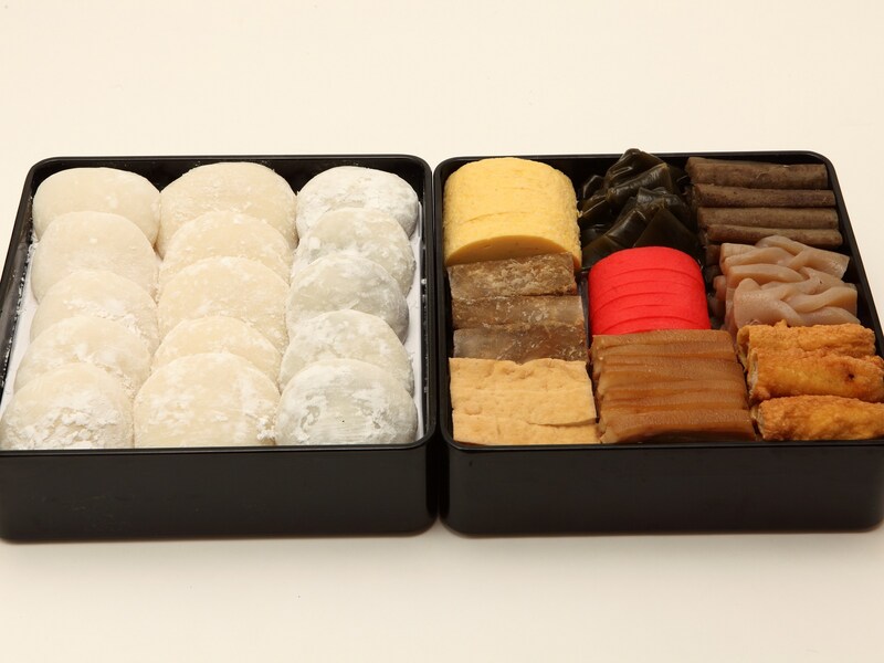 沖縄の重箱料理。旧盆や正月などの年中行事には欠かせない (C)OCVB