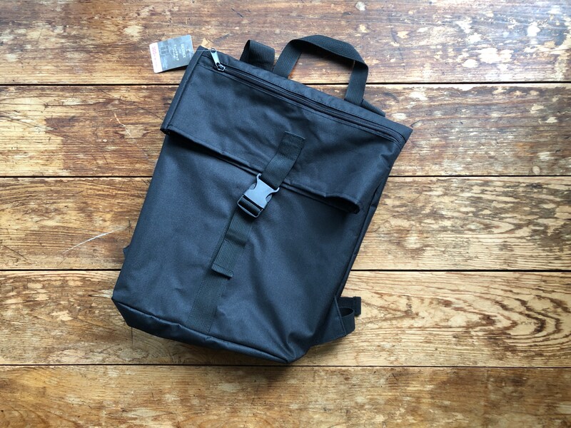 ダイソーの「リュックサック（フラット型）」