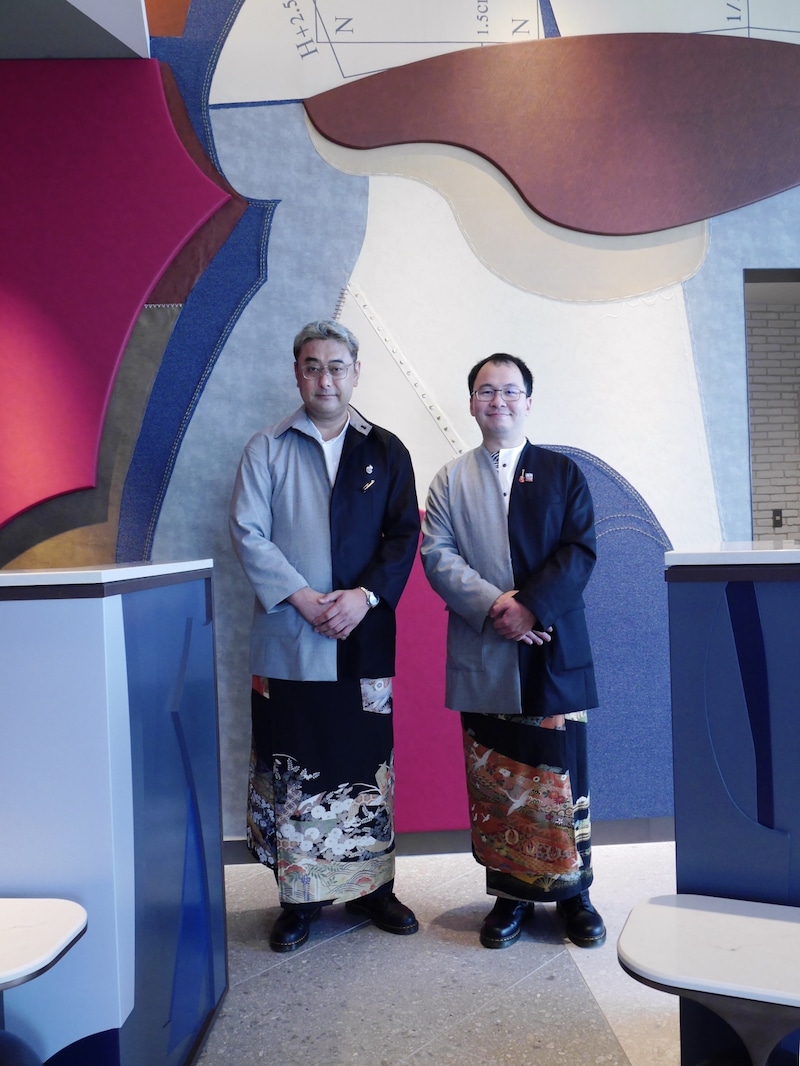 ユニフォームの巻きスカート