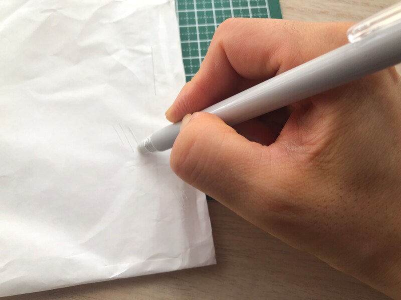 ダイソーの「セーフティカッター」は持ちやすいペン型