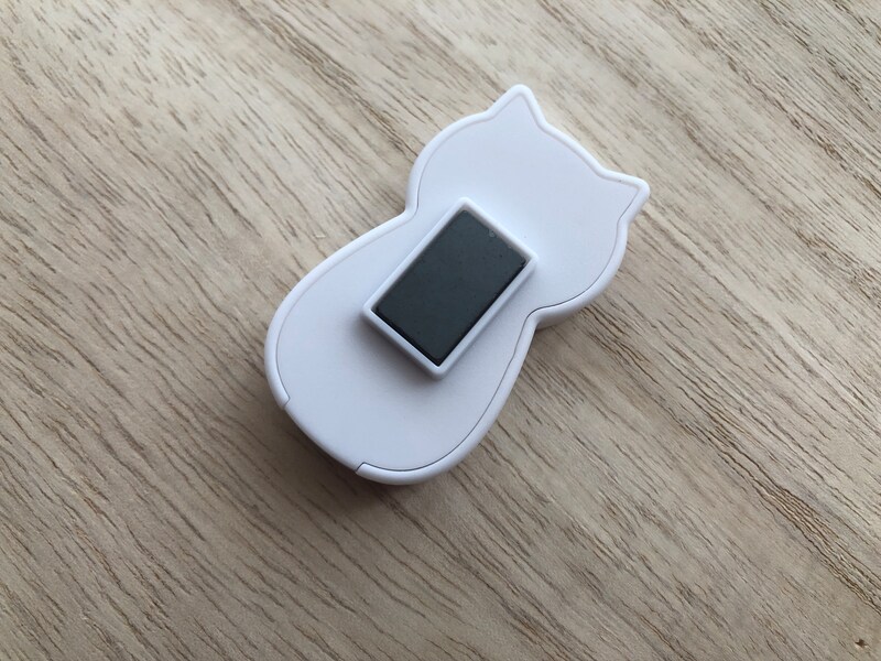 ダイソーの「ミニカッター　マグネット付」は冷蔵庫などにつけられる